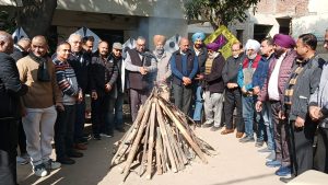 ਪਵਨ ਦੀਵਾਨ ਨੇ ਕਾਂਗਰਸੀ ਆਗੂਆਂ ਨਾਲ ਮਨਾਇਆ ਲੋਹੜੀ ਦਾ ਤਿਉਹਾਰ 